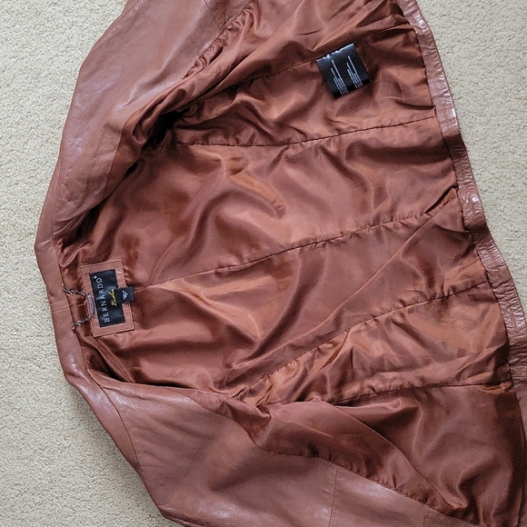 Beautiful Bernardo Genuine Leather Jacket - Picture 7 of 7